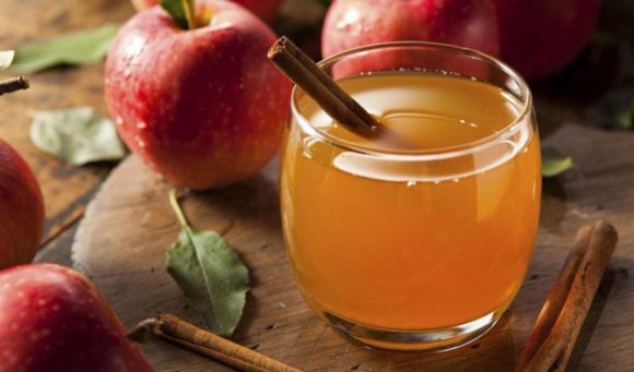 Conheça os benefícios do chá de maçã.