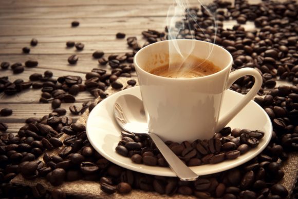Foto de propriedades, benefícios e efeitos do café. Café. Xícara de café. Grão de café